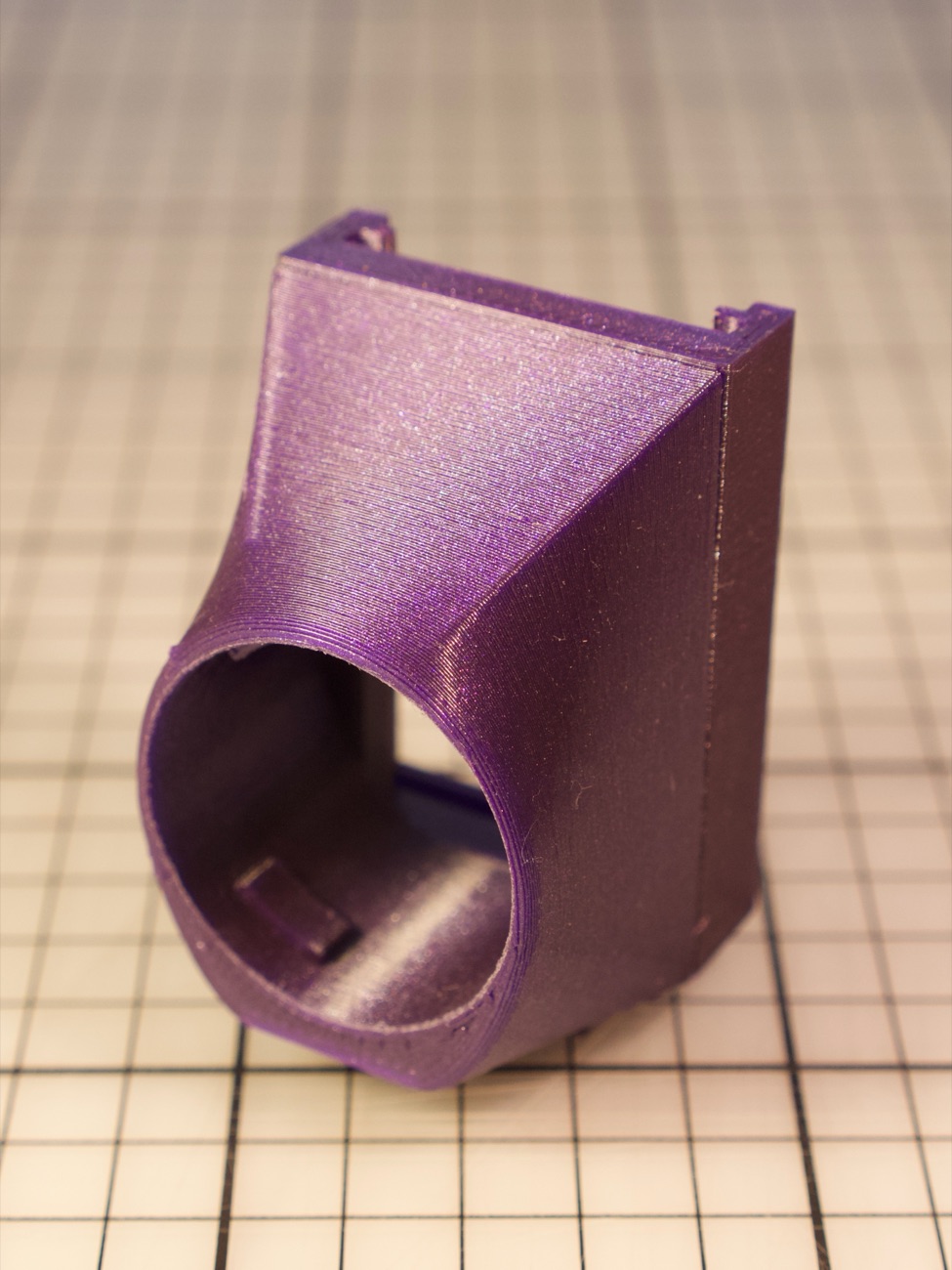 3D-gedrucktes Bauteil auf der Schneidematte